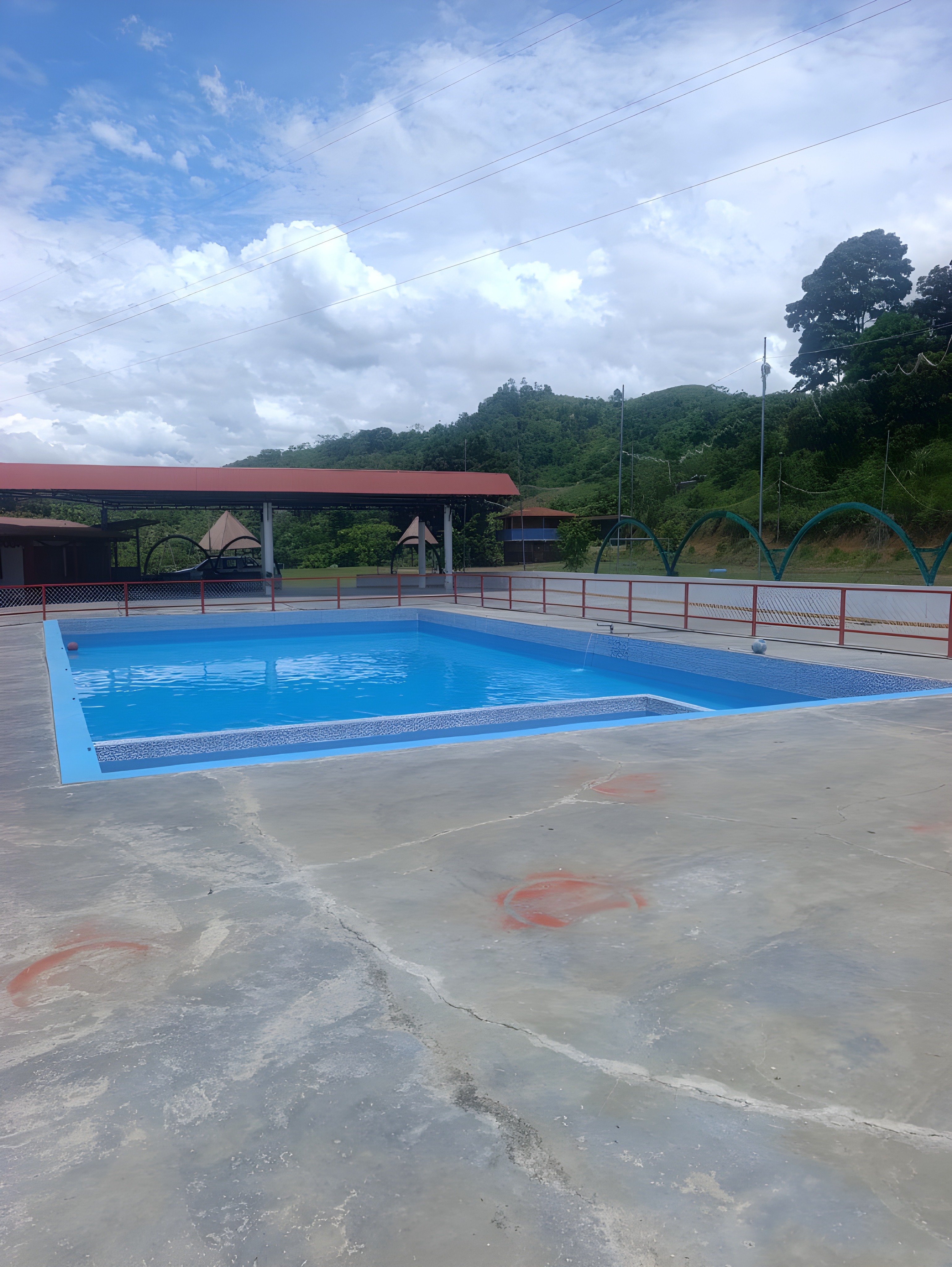 Piscina Mirador Aucayacu